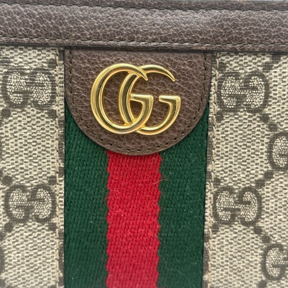 Authentic Gucci Zip Around Wallet - Picture 2 of 9
